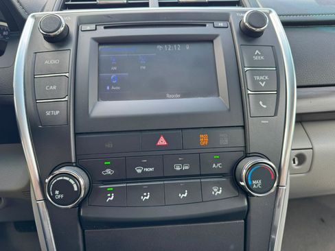 Used 2016 Toyota Camry LE image 19