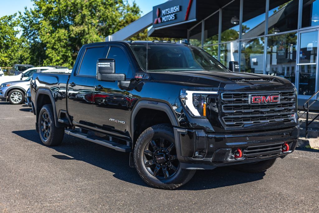 Used 2025 GMC Sierra 3500 AT4 w/ Technology Package AWD/4WD image 1