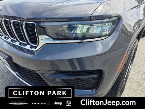 Used 2023 Jeep Grand Cherokee Laredo w/ Luxury Tech Group I AWD/4WD image 7