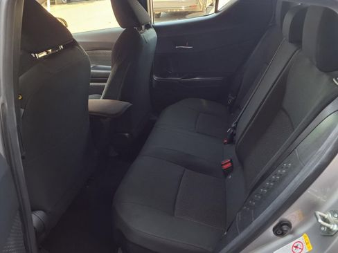 Used 2018 Toyota C-HR XLE FWD image 21