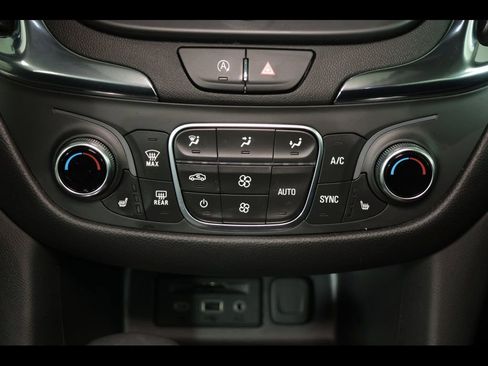 Used 2024 Chevrolet Equinox LT FWD image 13