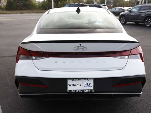 New 2025 Hyundai Elantra Sport image 4
