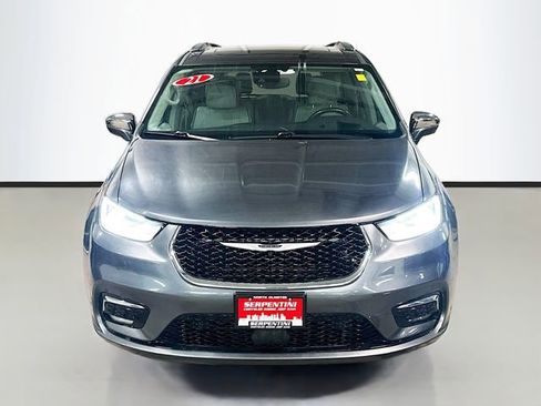 Used 2021 Chrysler Pacifica Limited w/ Premium & Safety Sphere Group image 4