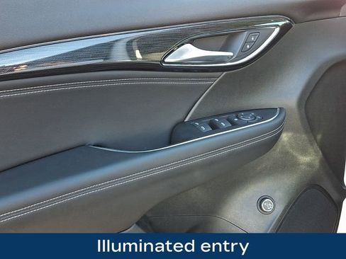 Used 2023 Buick Envision Preferred image 18