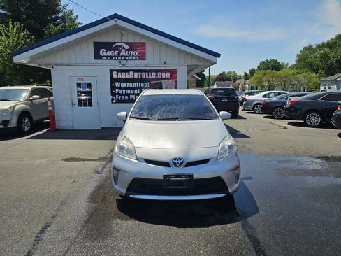 Used 2012 Toyota Prius Two w/ Preferred Accessory Pkg FWD image 2