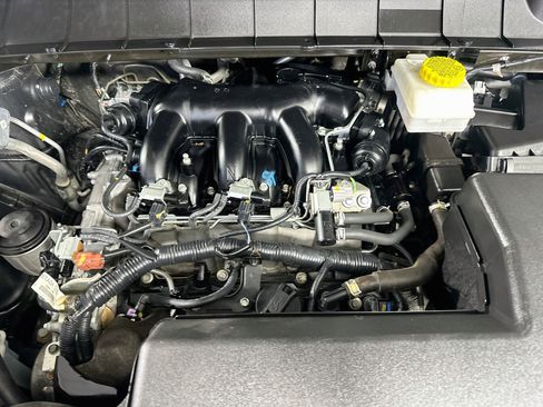 Used 2023 Nissan Pathfinder SV AWD/4WD image 35