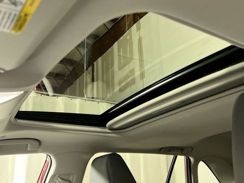 Used 2024 Toyota RAV4 XLE w/ Convenience Package image 24