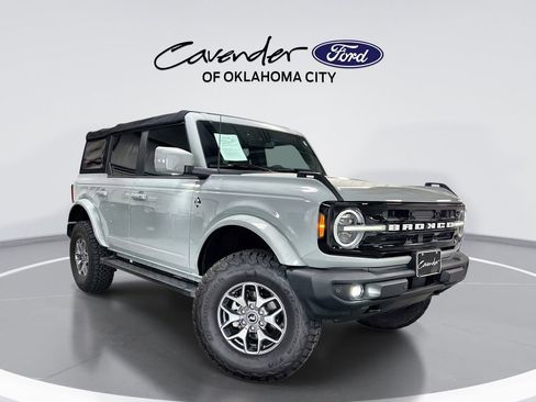 Used 2022 Ford Bronco Outer Banks image 1