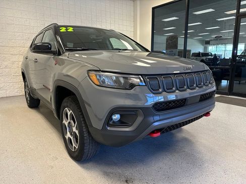 Used 2022 Jeep Compass Trailhawk w/ Trailhawk Convenience Group AWD/4WD image 11