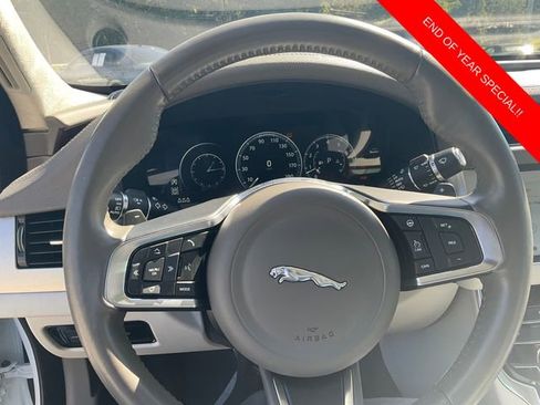 Used 2019 Jaguar XF Prestige image 21