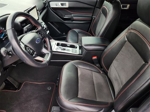 Used 2023 Ford Explorer ST-Line w/ Class IV Trailer Tow Package image 12