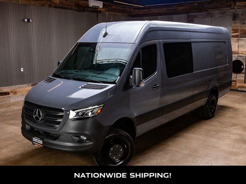 Used 2024 Mercedes-Benz Sprinter 3500 image 4