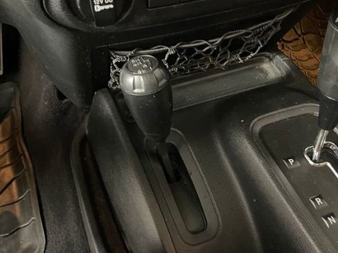 Used 2014 Jeep Wrangler Unlimited Sport w/ Mopar Black Appearance Group image 10