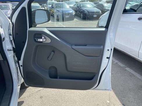 Used 2019 Nissan Frontier S RWD image 27