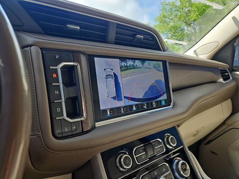 Certified 2021 GMC Yukon XL Denali AWD/4WD image 28