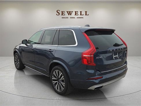 Used 2021 Volvo XC90 T6 Momentum w/ Advanced Package image 3