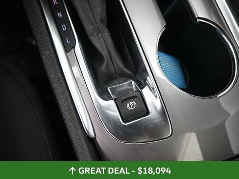 Used 2024 Chevrolet Malibu LT image 32