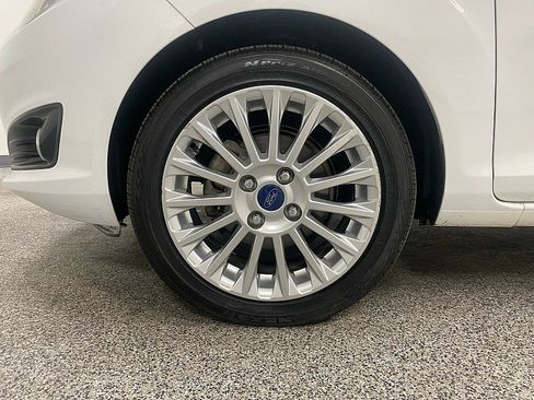 Used 2014 Ford Fiesta Titanium image 26