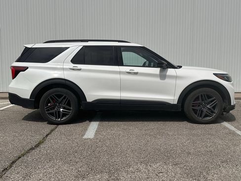 Certified 2025 Ford Explorer ST w/ Sun And Sound Package AWD/4WD image 7