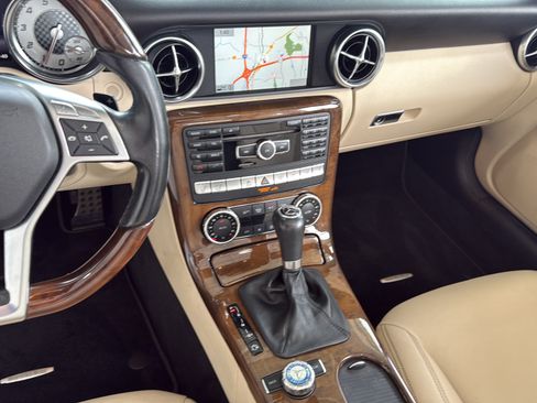 Used 2015 Mercedes-Benz SLK 350 image 22