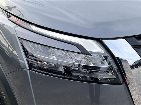 Used 2024 Nissan Pathfinder S AWD/4WD image 40