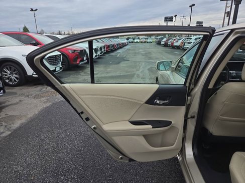 Used 2015 Honda Accord EX-L image 21