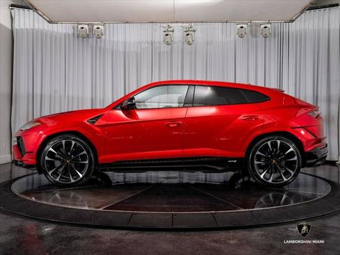 Used 2024 Lamborghini Urus S AWD/4WD image 6