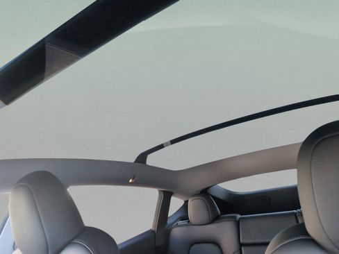 Used 2023 Tesla Model Y Long Range image 20