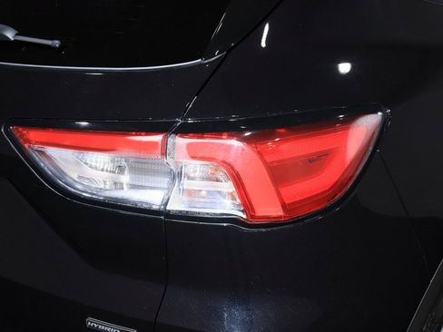 Used 2022 Ford Escape SE image 11