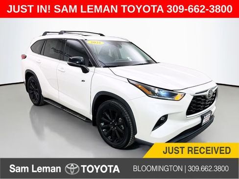 Used 2021 Toyota Highlander XLE image 1
