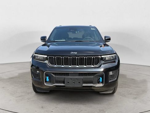 Used 2024 Jeep Grand Cherokee Overland w/ Luxury Tech Group IV AWD/4WD image 8