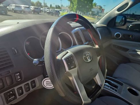 Used 2013 Toyota Tacoma 4x4 Double Cab w/ TRD Sport Pkg image 2