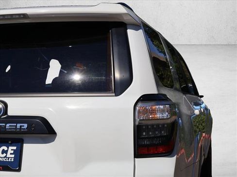 Used 2024 Toyota 4Runner TRD Off-Road AWD/4WD image 8