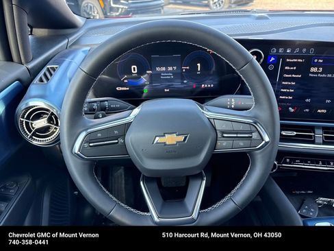 New 2026 Chevrolet Equinox EV LT FWD image 17