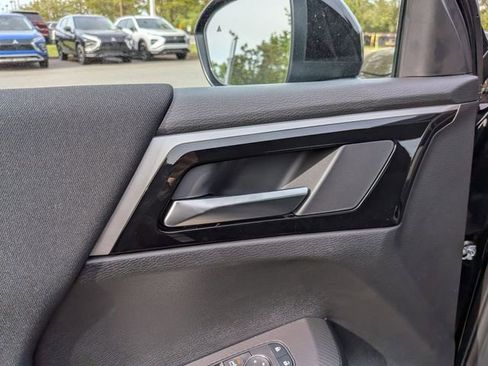 New 2026 Mitsubishi Outlander ES image 11
