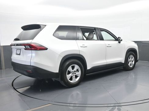 Used 2025 Toyota Grand Highlander FWD image 6