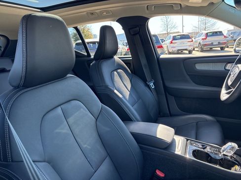 Certified 2025 Volvo XC40 B5 Plus image 11