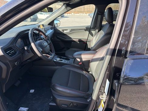 New 2026 Ford Escape ST-Line w/ Cold Weather Package image 9