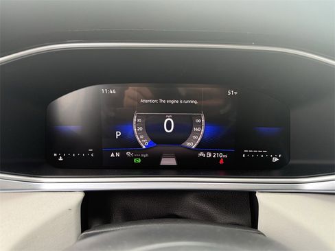 New 2026 Volkswagen Taos SE image 17