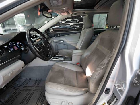 Used 2012 Toyota Camry XLE image 9