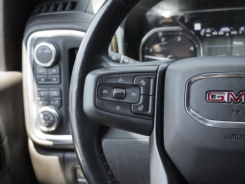 Used 2022 GMC Sierra 2500 AT4 w/ AT4 Premium Plus Package AWD/4WD image 17