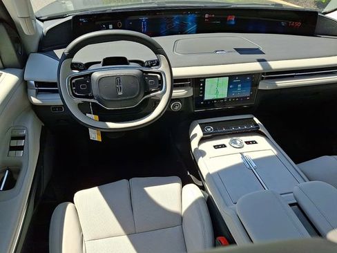 New 2026 Lincoln Navigator L Reserve AWD/4WD image 6
