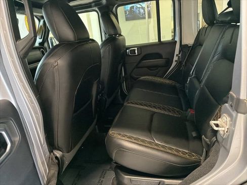 Used 2021 Jeep Wrangler Unlimited Sahara AWD/4WD image 15