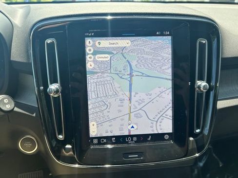 Used 2025 Volvo XC40 B5 Core AWD/4WD image 25