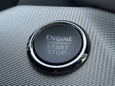 Used 2025 Ford Explorer Active w/ Active Comfort Package image 27