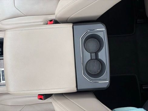 Used 2024 Ford Expedition Limited image 26