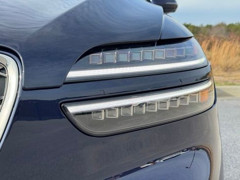 New 2026 Genesis GV70 2.5T Advanced image 10