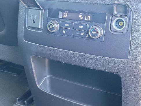 Used 2016 GMC Yukon SLT image 27