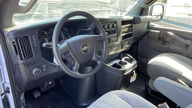 New 2026 Chevrolet Express 2500 Extended w/ Communications Package RWD image 16