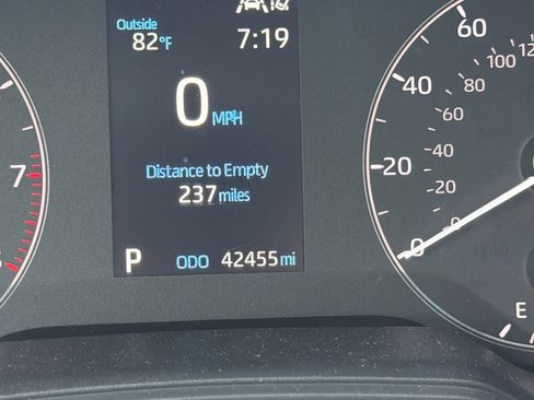 Used 2024 Toyota Corolla LE FWD image 7